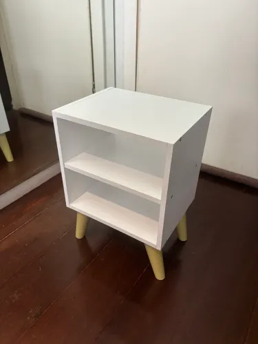 Mesa de cabeceira - criado mudo - (Novo)