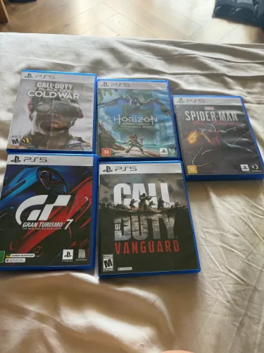 Jogos PS5 Originais - Lote com 5 Jogos em Excelente Estado