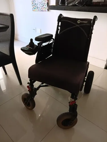 Cadeira de rodas motorizada Comfort.