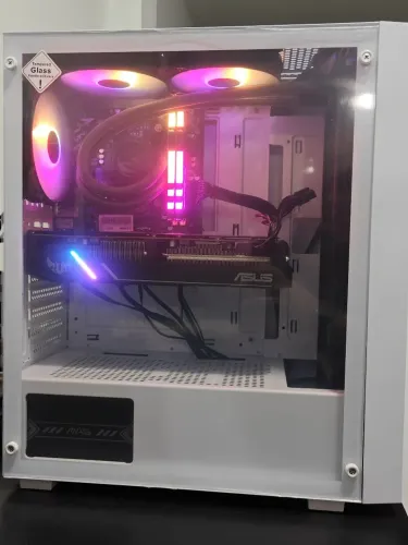 PC GAMER WHITE RYZEN 7 5700X + GTX 1650 4GB + WATER COOLER 360MM R$3.499<br>