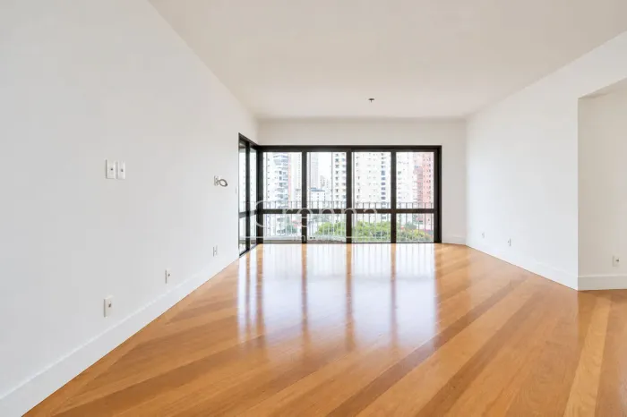 Apartamento à venda em Moema | 180m²
