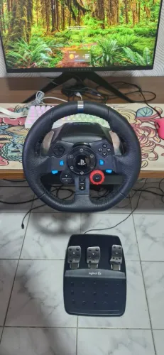 Volante Logitech G29 Driving Force para PS5, PS4, PS3 e PC 