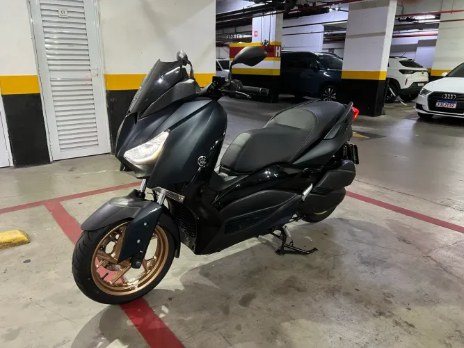 YAMAHA XMAX 250 2024 com 5900 km revisada , impecável