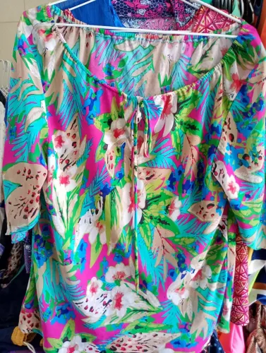Diversas blusas plus size