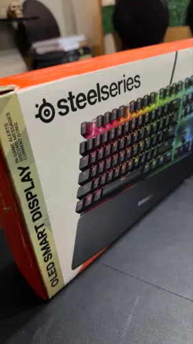 Teclado Mecânico Apex Pro