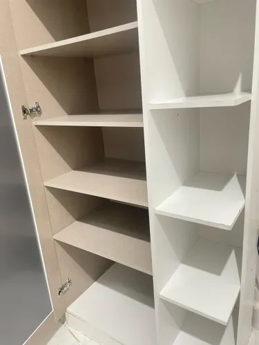 Vende-se uma sapateira que serve com penteadeira e guarda roupa