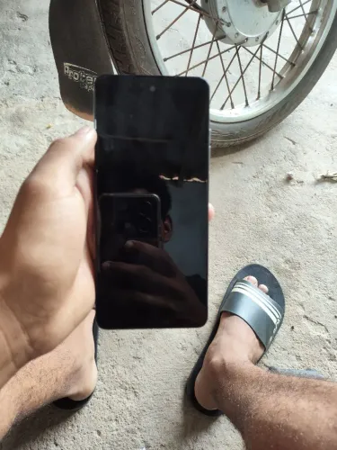 Vende-se Motolora G24 $700 reis com poucas marcas de uso, sem nenhum problema 