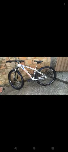 Vendo bike aro 29 não tô usando mais bicicleta ela tá mais parada.