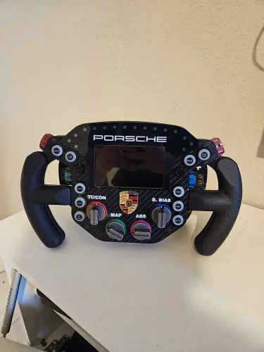 Aro Porsche GTS praticamente novo e com tela touch