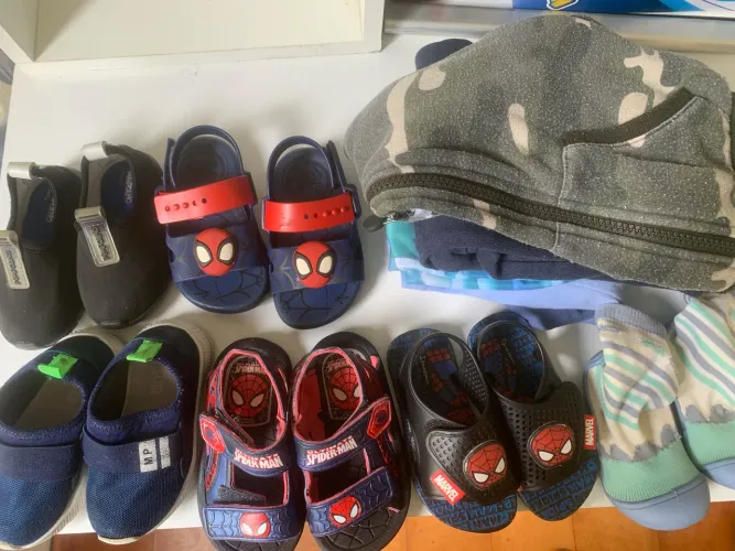 Lote menino tam 2 - sapatos e moletons