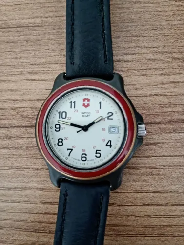 Relógio Victorinox Swiss Army Quartz 249087 clássico Anos 90 Vintage Marlboro