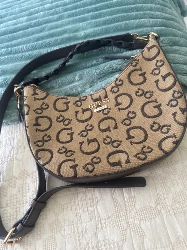 Bolsa Guess em perfeito estado 