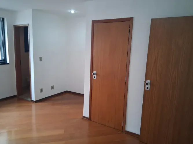 Aluga-se sala comercial no Tatuapé - R$ 1.800,00 - Ideal para consultório