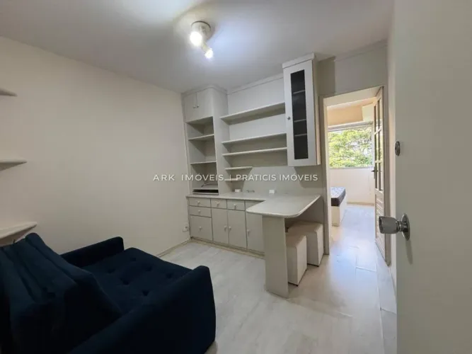 Studio mobiliado para locação com 27m², 1 quarto e 1 vaga. Imóvel aconchegante