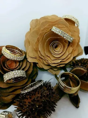 oferta imperdivel alianças banhadas a ouro 18k com 1 ano garantia
