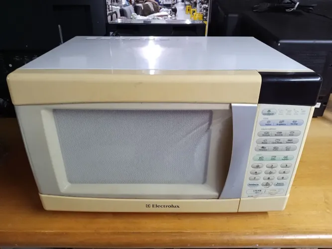 Microondas Eletrolux 28 Litros com Defeito 