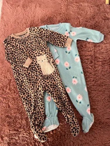 Macacão Carters feminino 12meses