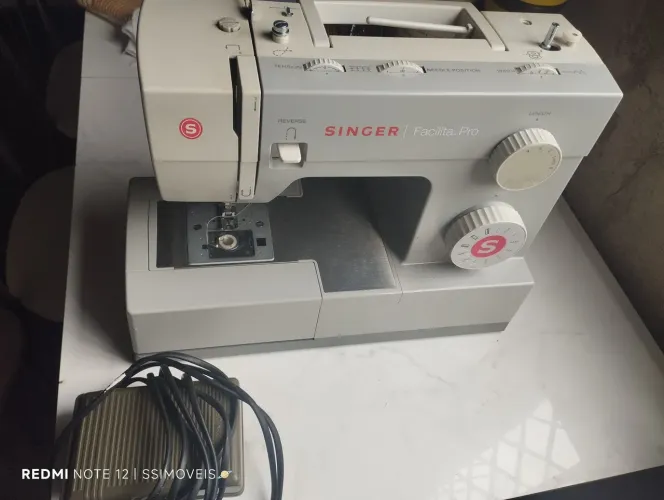 Máquina de costura Singer facilita pro 4411