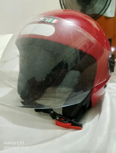 Capacete semi novo