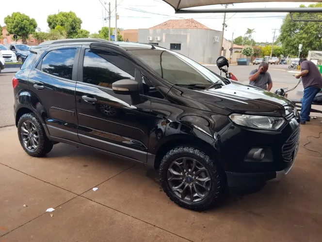 Ford Ecosport Freestyle 1.6 16V Flex 5P 2013
