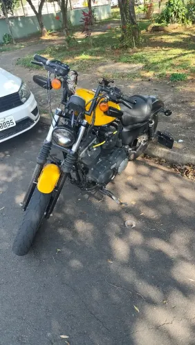 Harley 883 Iron