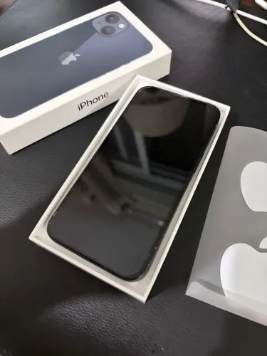 iPhone 13 - [128 GB] - 82% de bateria - Caixa e Cabo