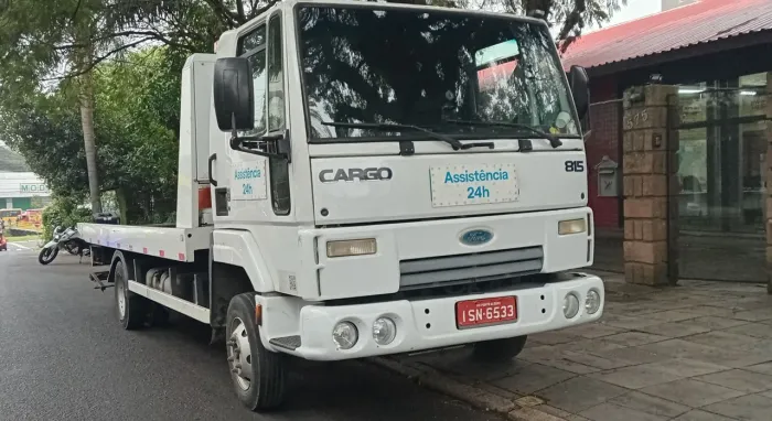Vendo caminhão plataforma guincho 2011 em perfeito estado pronto para trabalhar 
