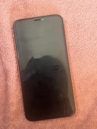 Vendo iPhone xr (camera traseira sem a lente)