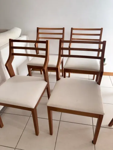 VENDO CONJUNTO DE CADEIRAS (LEIA A DESCRIÇÃO)