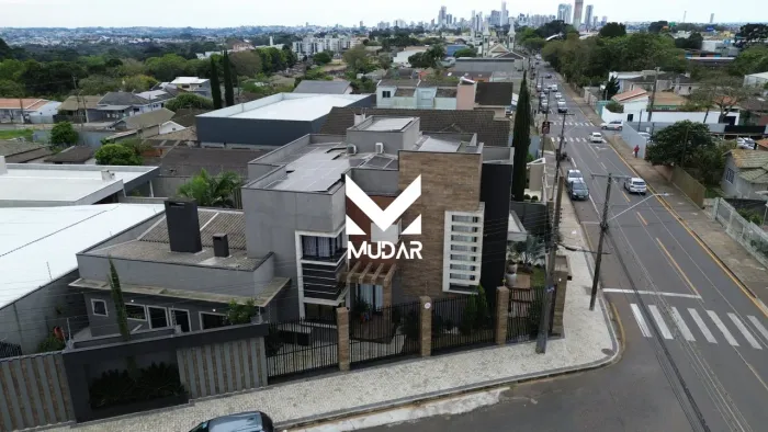 Casa Alto Padrão com 4 Quartos e piscina perto do Tozetto Oficinas
