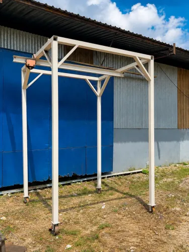 ESTRUTURA METÁLICA MÓVEL