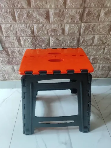 BANQUINHO DOBRÁVEL SUPER PRÁTICO - LEVE E RESISTENTE