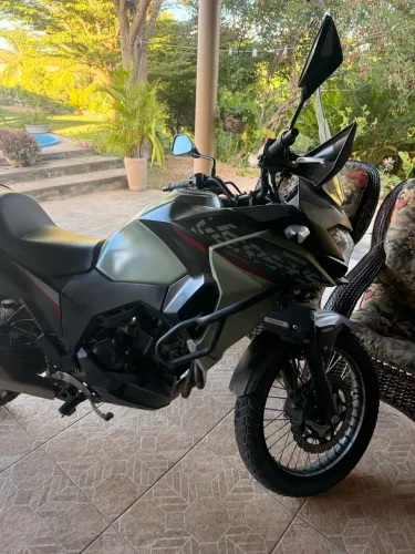 Moto Kawasaki versus tourer. Ano 2023 com 12.60? km rodados