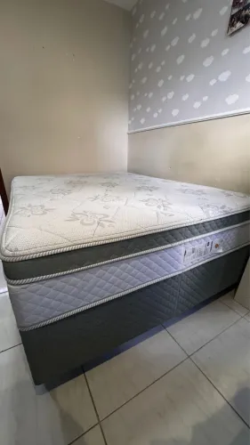 Cama Box Casal Conjugada com Pillow Top - Usada