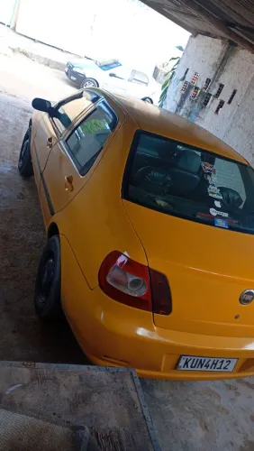 Fiat Siena HLX 1.8 MPI Flex 8V 4P 2006