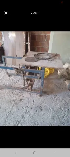 Esquadrejadeira usada toda perfeita
