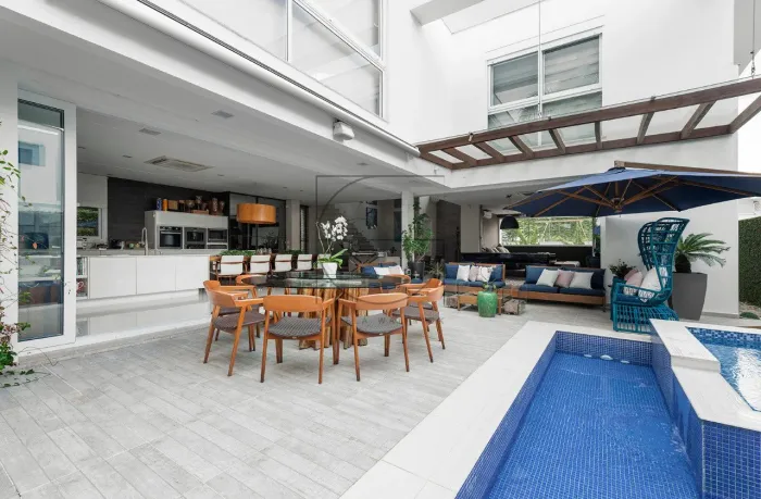 Residência de Alto Padrão em Condomínio Exclusivo