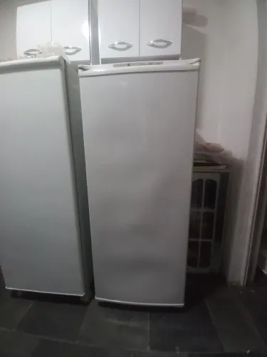 Vendo Freezer Consul 240 - vertical