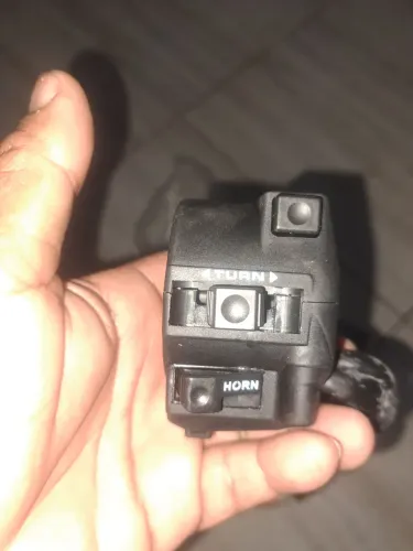 Vende-se um jogo de luz da CG 150