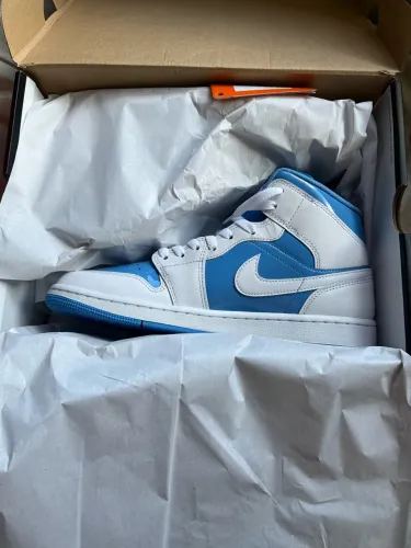 Air Jordan 1 Mid SE