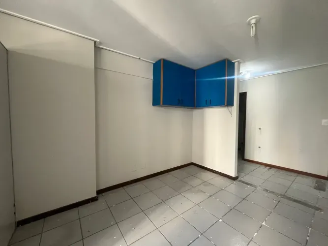 Otima sala, predio com porteiro. Rua Guajajaras, 880, Centro, Belo Horizonte