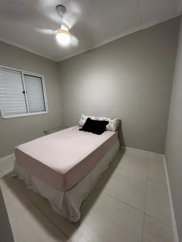 Cama de casal no precinho