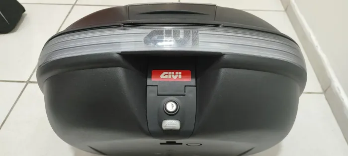Baú Bauleto Givi monokey 46l + base E250 + bagageiro SCAM Fz250 + forro interno do baú 