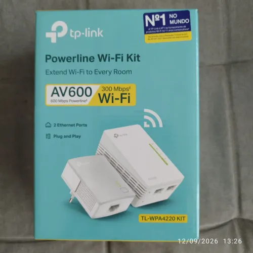 Kit Extensor Powerline Wi-Fi TP-Link AV600 (TL-WPA4220) - Completo na Caixa