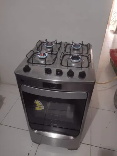 Fogão Consul inox 4 bocas funcionando