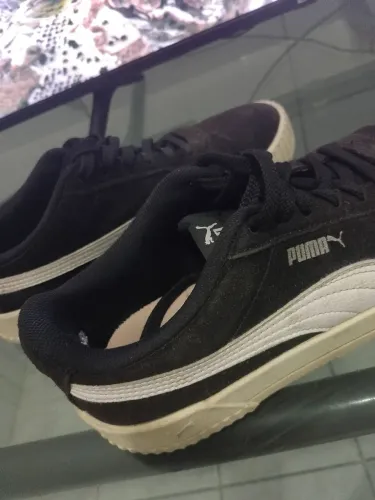 Tênis PUMA original. Só precisa de uma limpeza, porém está novo!