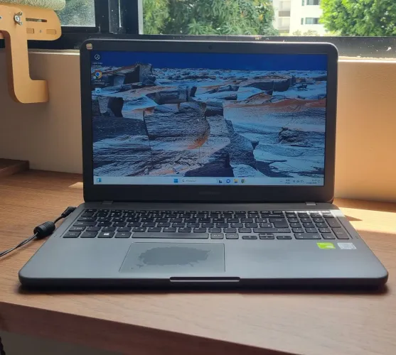 Notebook Samsung Core i3 | Tela 15.6 Full HD | Windows 11 | Estado de Novo