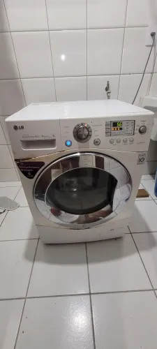 MÁQUINA LAVA E SECA LG DIRECT DRIVE 8.5 4kg