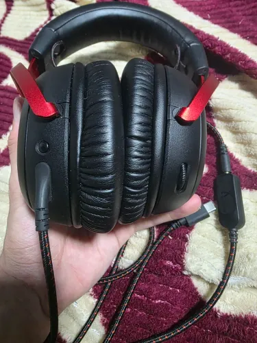 Headset HyperX cloud III - excelente estado