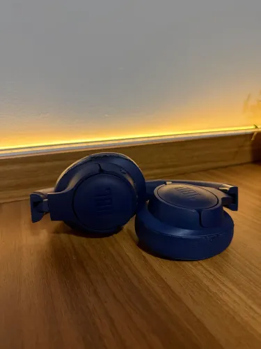Fone JBL original com cancelamento de ruído